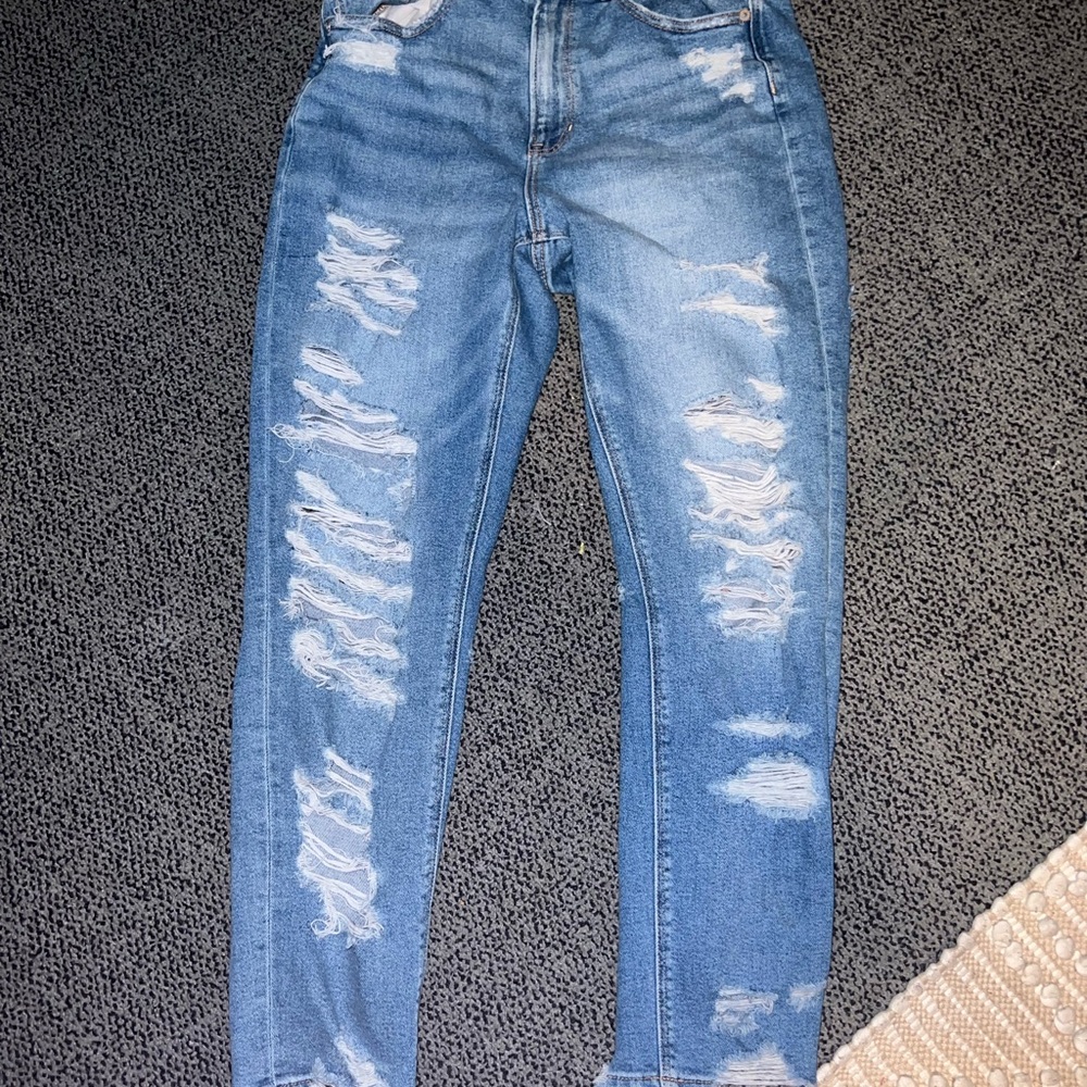 brand new destroyed american eagle mom jeans